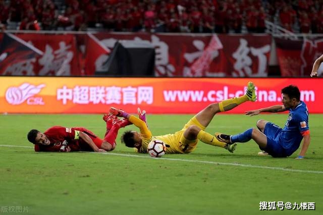 曝曼联没考虑未来让C罗当教练 他会踢到四十几岁